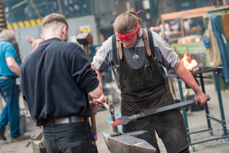 Metzeschmelz / Mit Hammer und Muskelkraft: Sechstes International Blacksmith Festival begeistert die Besucher