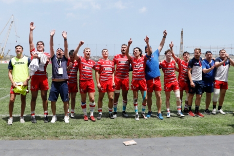 Feierten ihren Turniersieg gebührend: die luxemburgischen Rugby-Herren