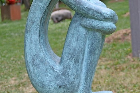 Bronzewerk der deutschen Künstlerin Ute Hölscher