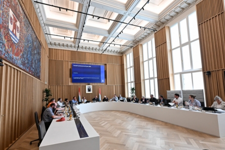 Esch: Gemeinderat / „Zynismus“, „schlechter politischer Stil“: Finanzhammer kommt zehn Tage nach den Wahlen 