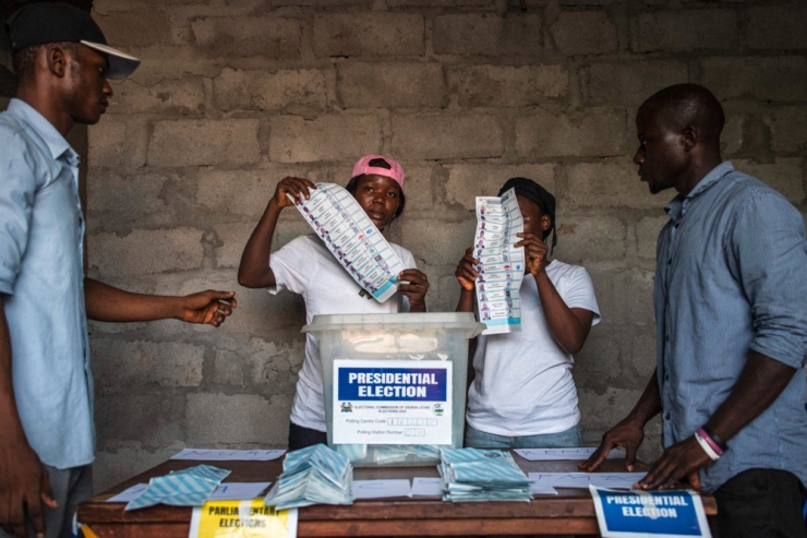 Unruhen in Freetown / Wahlen in Sierra Leone: Oppositionsführer spricht von Attentatsversuch