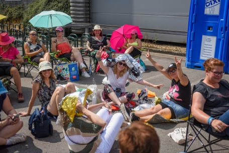 Luxemburg / Warten auf den Entertainer: Wie Fans sich auf die Shows von Robbie Williams vorbereiten
