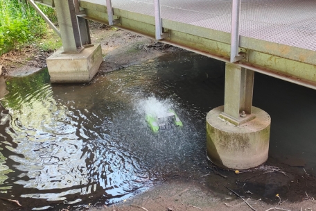 Mit diesen Apparaten soll der Sauerstoffgehalt des Wassers auf der Höhe des Schlassgoart-Pavillons angereichert werden 