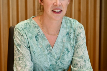 Joy Weyrich, CSV, 3.092 Stimmen: Die 35-jährige gebürtige Escherin ist Gynäkologin und Mutter eines Kindes. Sie absolvierte ihr Medizinstudium in Ulm und München. Weyrich wohnt in Wobrécken und arbeitet im CHEM. Sie ist Mitglied der Deutschen Krebsgesellschaft und war in ihrer Jugend Springreiterin