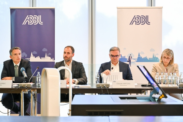 Verbraucher / Im Jahr 2022 hat sich das Verhalten der Luxemburger Bankkunden verändert