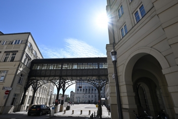 Vor Gericht / Heimlich junge Mädchen gefilmt: Haftstrafen gegen Volleyballtrainer und Mitwisser verhängt
