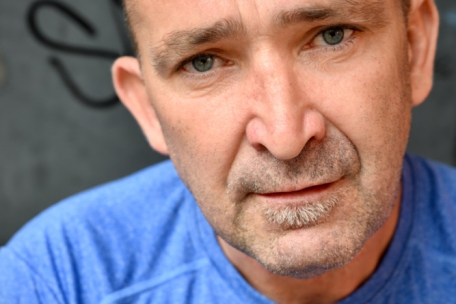 Joaquim Dos Santos Fernandes kann nicht verstehen, warum Glücksspielautomaten in den Cafés stehen dürfen