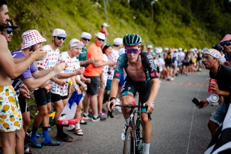 Bob Jungels will seinem Teamkapitän Jai Hindley dazu verhelfen, in Paris auf dem Podest zu landen