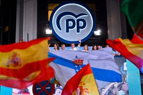Lange Gesichter statt Party / Hängepartie in Spanien: Konservatives Lager scheitert an Mehrheit