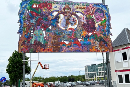 Noch parken Autos auf dem Glacis – in nächster Zeit werden sie Platz für Attraktionen, Ess- und Verkaufsstände machen müssen