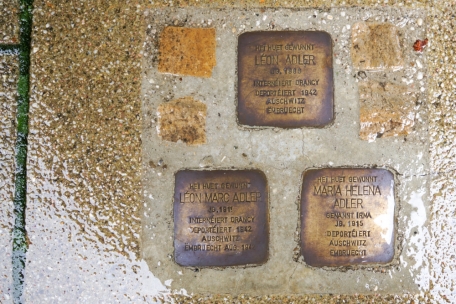 Die in der Brillstra&szlig;e eingelassenen Stolpersteine