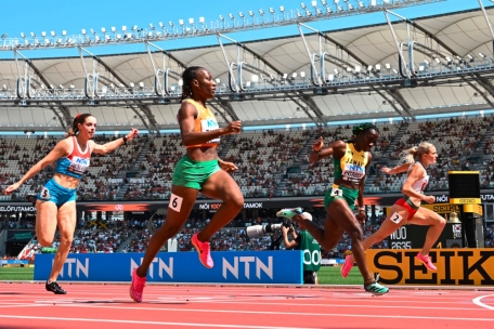 Patrizia Van der Weken (l.) kam in ihrem Vorlauf auf den vierten Platz