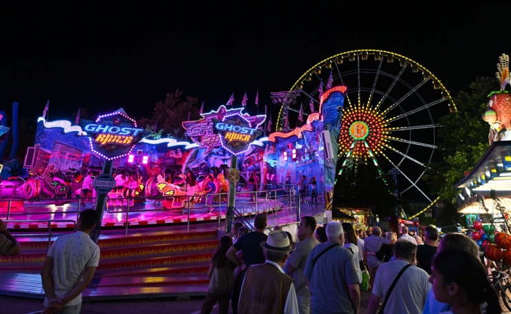 Luxemburg-Stadt / Ein Maskottchen und 211 Attraktionen, Fahrgeschäfte und Buden: Die „Schueberfouer“ in Zahlen