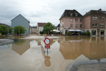 Taina Bofferding stellt klar / Vom Hochwasser 2021 betroffene Gemeinden werden weiter finanziell unterstützt