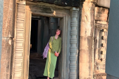 Laila Bintner im Tempelkomplex von Angkor Wat