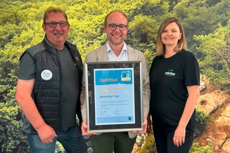 Christophe Origer (Mitte) und sein Team freuen sich über die erneute Auszeichnung