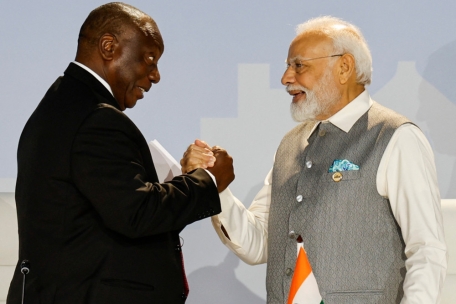 Shakehands: Cyril Ramaphosa, Präsident von Südafrika, und der indische Premierminister Narendra Modi 