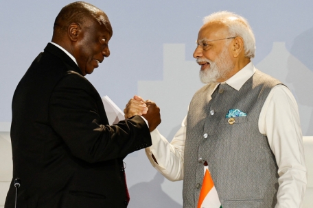 Shakehands: Cyril Ramaphosa, Präsident von Südafrika, und der indische Premierminister Narendra Modi