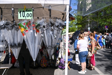 Schlechter Tag für Regenschirmverkäufer