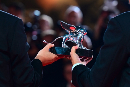 Rückblick / Von Macht und Kontrolle: Die Filme im Hauptwettbewerb des 80. Filmfestivals in Venedig