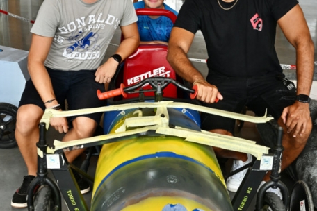 Zum ersten Mal wurde ein Workshop organisiert, bei dem die jungen Menschen ihre „Karren“ aufmotzen konnten