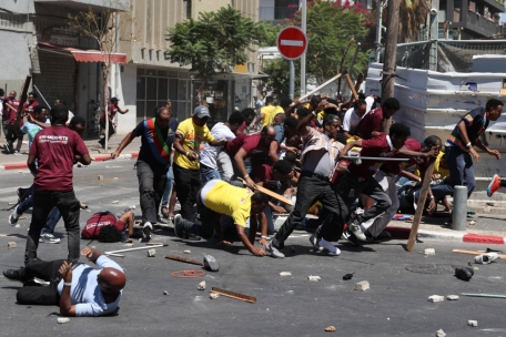 Eritreische Asylbewerber stießen bei einer Demonstration in Tel Aviv im Vorfeld einer von Eritreas Botschaft geplanten Veranstaltung mit der Polizei zusammen