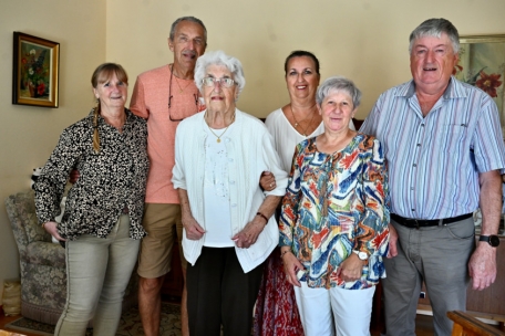 Familienbande (v.l.n.r.): Alphonsine, Marcel, Julie, Josiane, Nicole und Romain