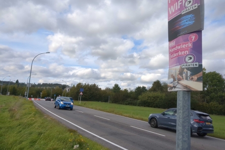 Gratis Wifi und ein gestärktes Handwerk fordern die Piraten. 50 Meter weiter dann überquert man erst die Luxemburger Grenze
