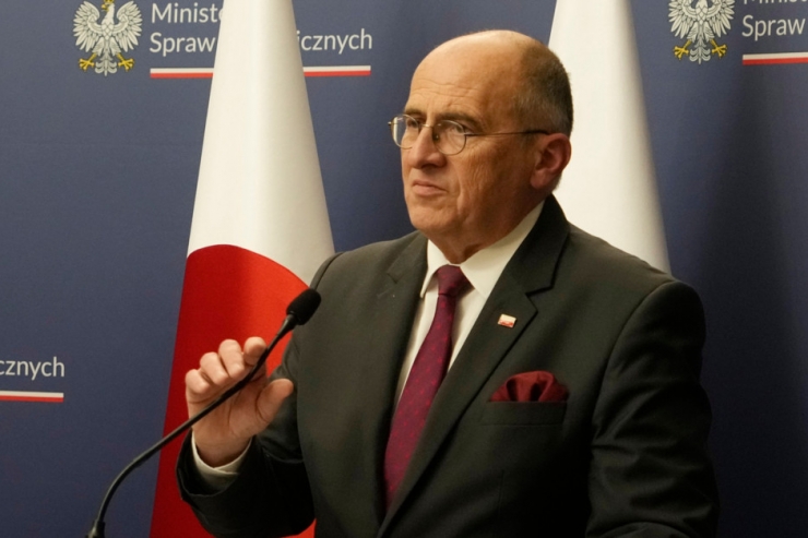 Polen / Visa-Skandal: Kaczynski-Regierung steht kurz vor den Wahlen unter Druck