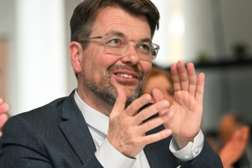 SHAEF-Logo / 100,7: ADR-Mann Hardy nutzte Reichsbürger-Symbol als Profilbild