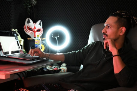 Im Homestudio werden Songs aufgenommen, gemixt und gemastert