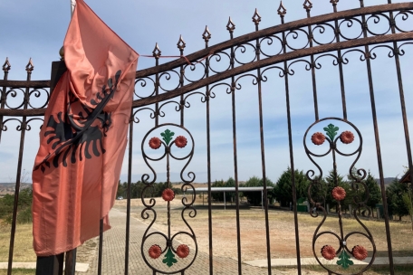 Verblassende Erinnerung an den vergessenen Krieg: Der UCK-Soldatenfriedhof in Aracinovo, Nordmazedonien