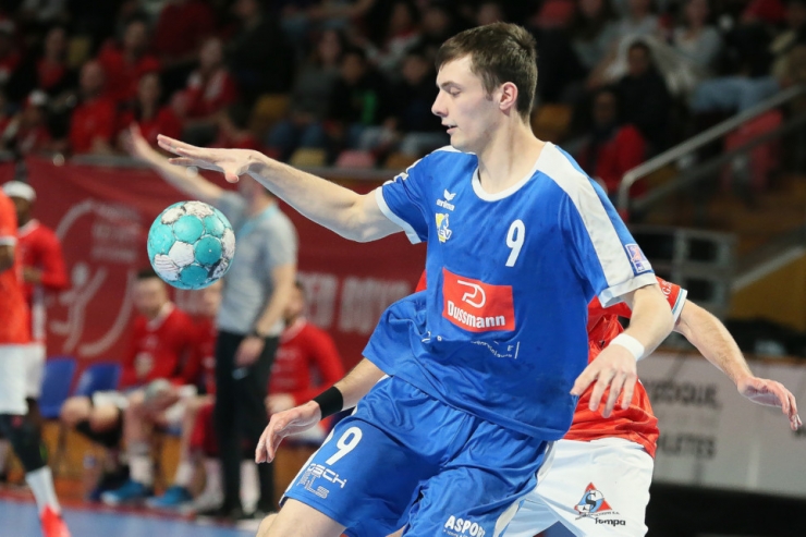 Handball-Pokal / Lösbare Aufgaben für die Favoriten