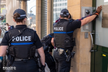 Bahnhofsviertel / Mutmaßlicher Drogendealer widersetzt sich der Polizei