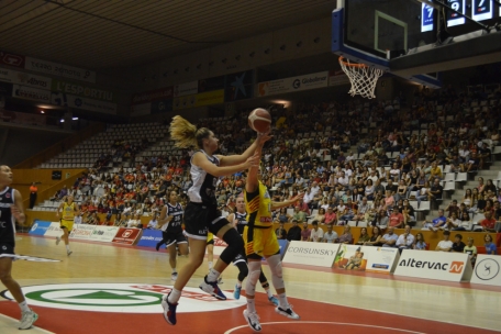 Basketball / T71 zieht sich gegen übermächtigen Gegner achtbar aus der Affäre