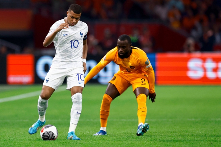 Fußball / „Oranje-Panik“ um EM: Medien warnen, aber Koeman als Motivator