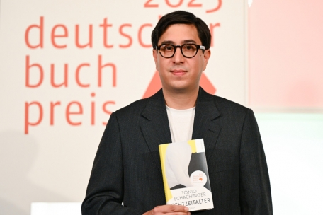 Literatur / Deutscher Buchpreis geht an Tonio Schachinger für „Echtzeitalter“