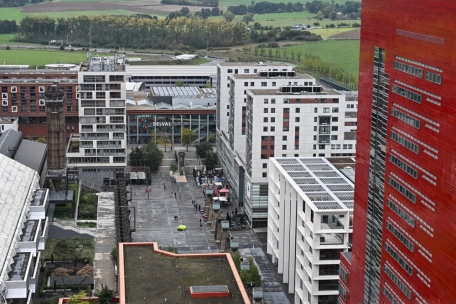 Aus seinem Büro im 18. Stockwerk der „Maison du savoir“ hat Rektor Jens Kreisel einen Blick über ganz Belval bis nach Frankreich