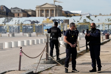 Frankreich / Schloss Versailles erneut wegen Bombendrohung evakuiert