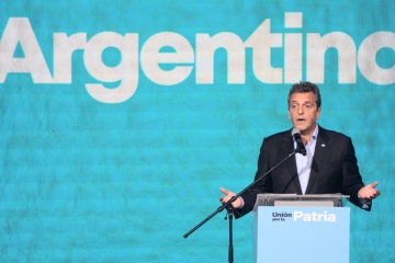 Argentinien / Regierungskandidat Massa gewinnt erste Wahlrunde gegen Ultraliberalen Milei