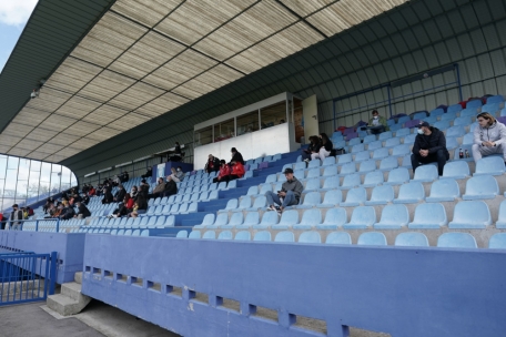 Editorial / Die Uhr tickt