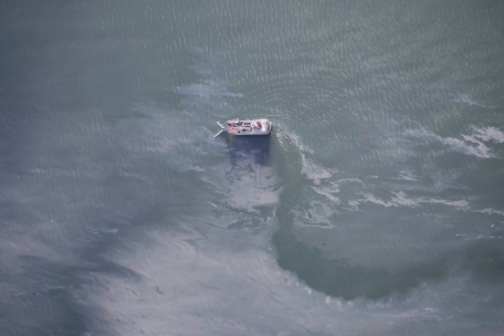 Umweltkatastrophe / Fähre in Ostsee zweimal auf Grund gelaufen - Kampf gegen Öl-Austritt