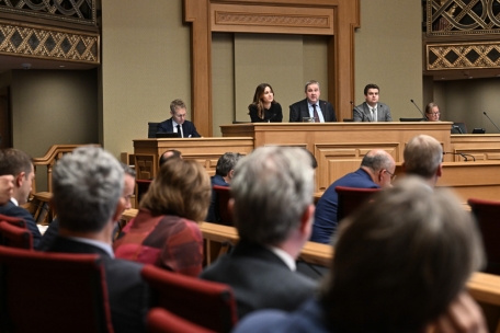 Erste Sitzung / Die neue Chamber steht – fürs Erste