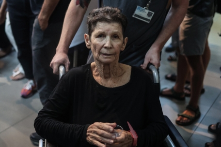 Yocheved Lifshitz, eine der von der Hamas freigelassenen Geiseln: Die 85-Jährige war am 7. Oktober gemeinsam mit ihrem Ehemann von der islamistischen Hamas aus der Ortschaft Nir Oz in den Gazastreifen verschleppt worden.