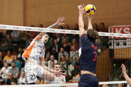 Volleyball / Auf Augenhöhe mit Vollprofis: Lorentzweiler verliert gegen Steaua Bukarest 1:3