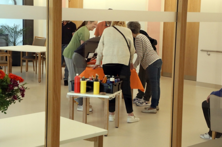 „Beim Goldknapp“ / Wie Menschen mit Demenz trotz ihrer Erkrankung mitten im Leben stehen