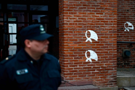 Das berühmte Symbol der Madres: das Kopftuch