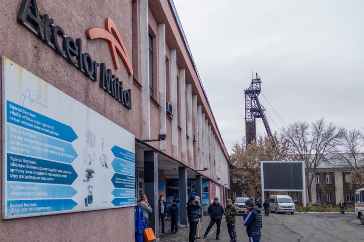 Hauptsitz in Luxemburg / „Schlimmstes Unternehmen in der Geschichte des Landes“: Mindestens 32 Tote bei Brand in Mine von Arcelor Mittal