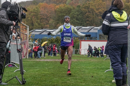 Leichtathletik / Yonas Kinde zum Auftakt der Cross-Saison im Alleingang