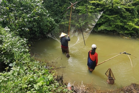 Fischer auf Beutezug: Laos gehört zu den ärmsten Ländern der Welt